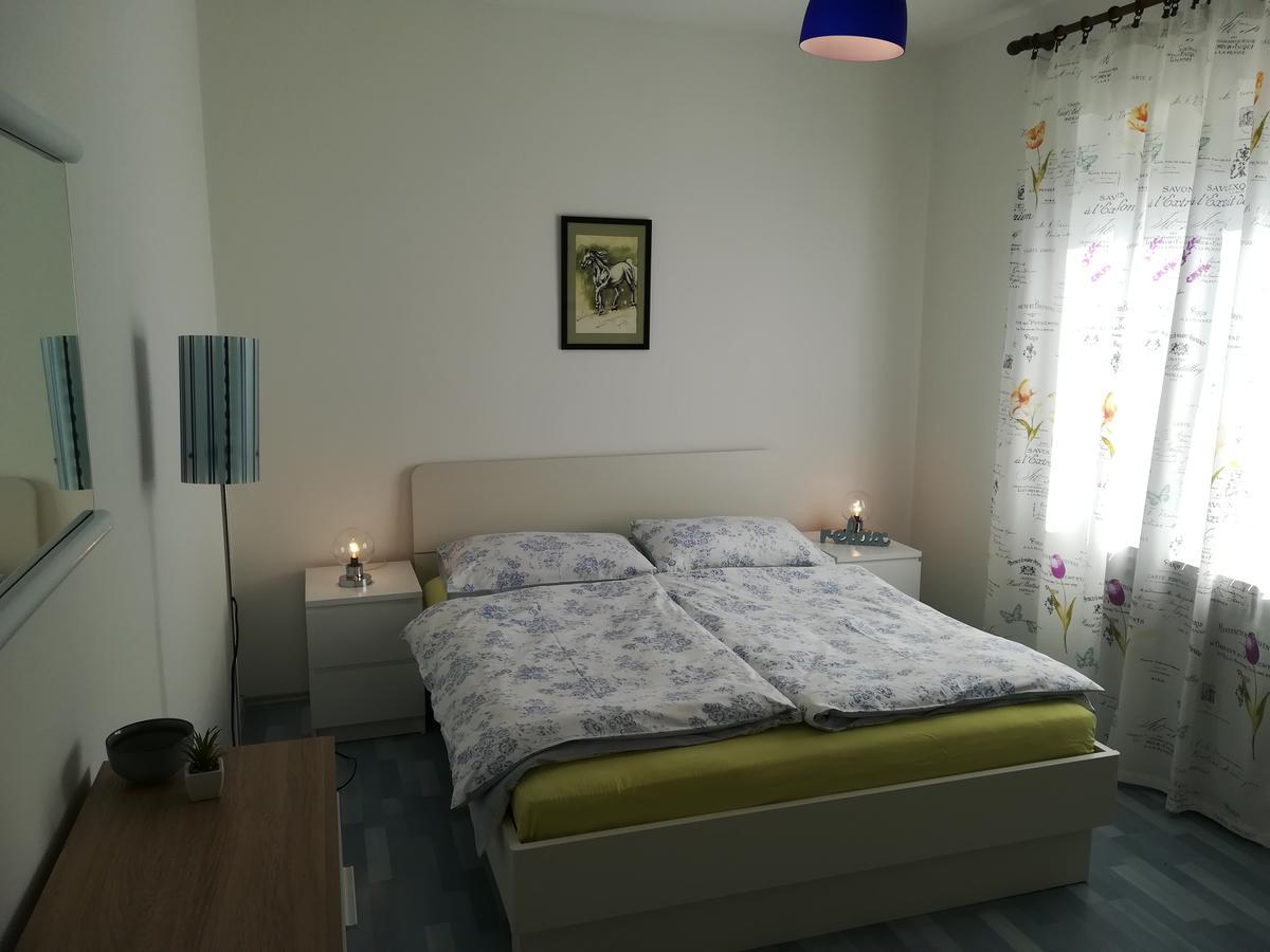 Apartments Sandra Poreč Eksteriør billede