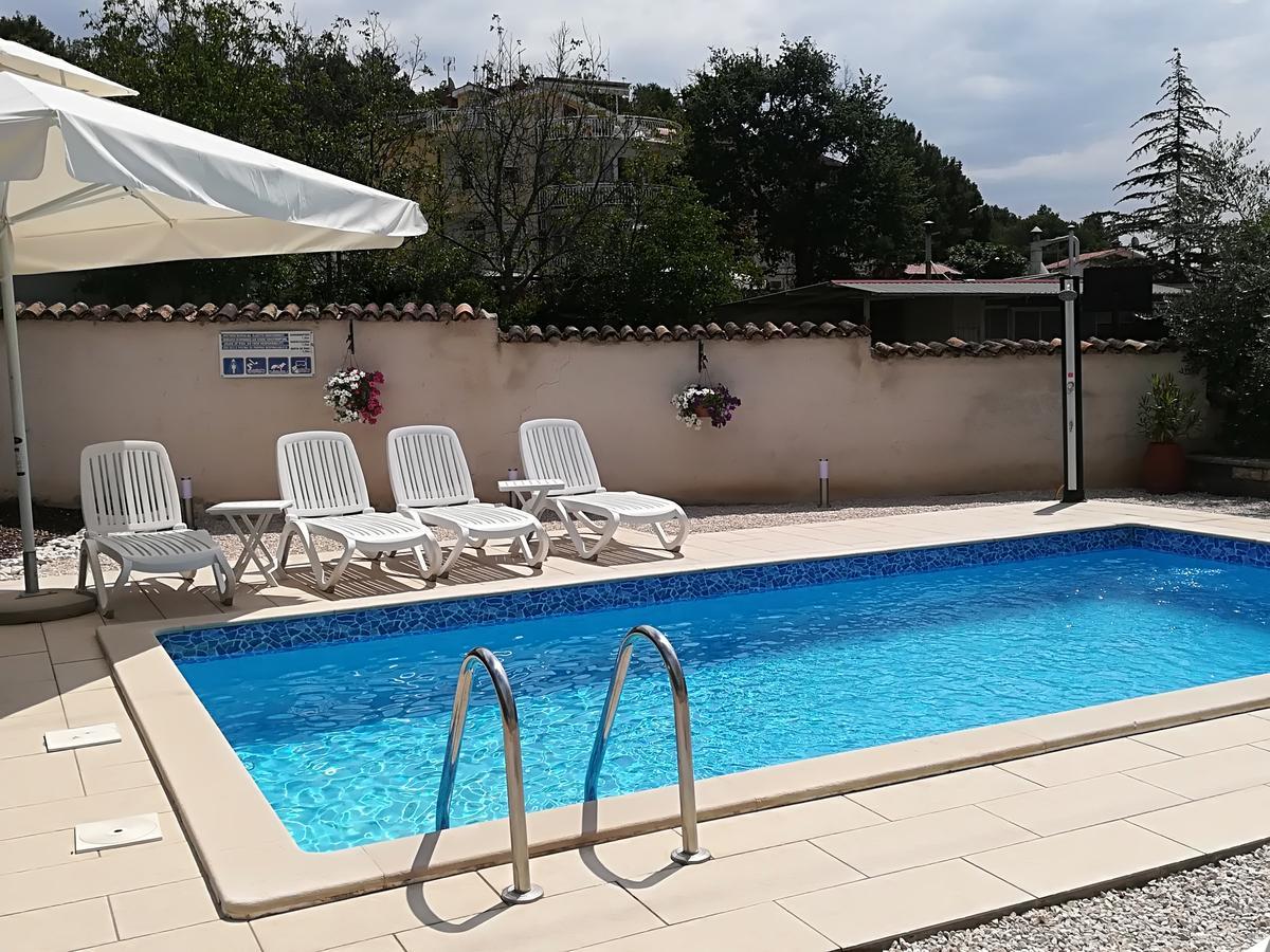 Apartments Sandra Poreč Eksteriør billede